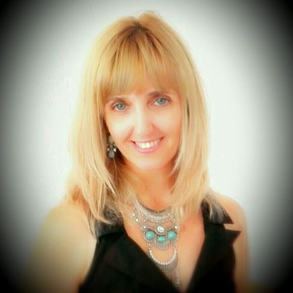 Meet your Posher, Marina - Picture 2 of 2